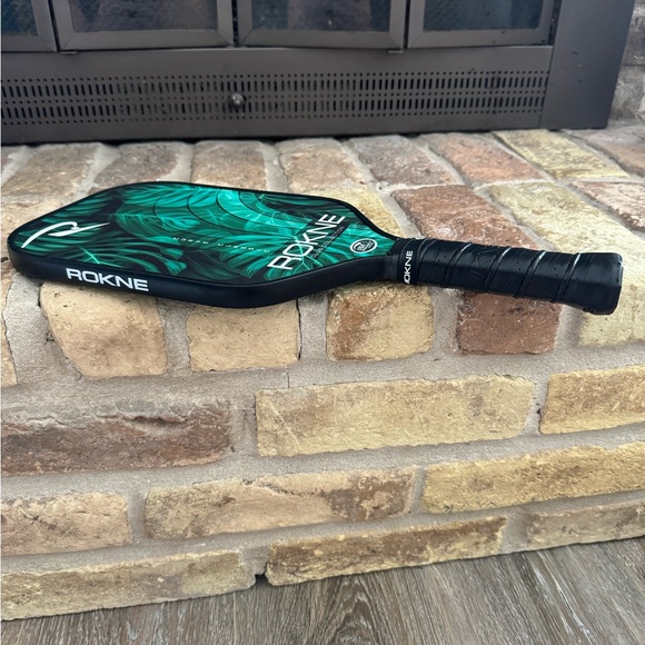 Rokne Curve Classic Club Collection for Saks Fifth Avenue pickleball paddle. - Picture 3 of 3